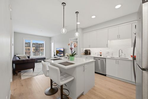 104-660 Shawnee Square Sw, Calgary, AB, T2Y2N6 | Card Image