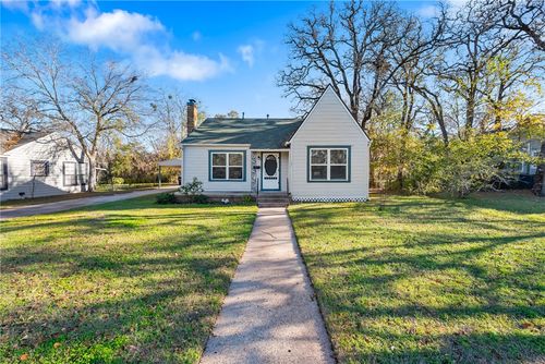 727 Meadow Ln, Bryan, TX, 77802-3133 | Card Image