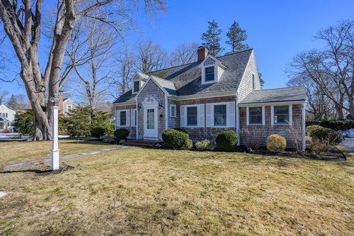 122 Park Ave, Centerville, MA, 02632-3426 | Card Image