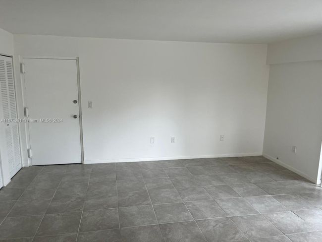 APT-205 - 16508 Ne 26 Th Ave, Condo with 2 bedrooms, 2 bathrooms and null parking in North Miami Beach FL | Image 10