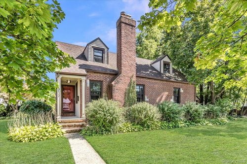 757 Harrison St, West Hempstead, NY, 11552-3217 | Card Image