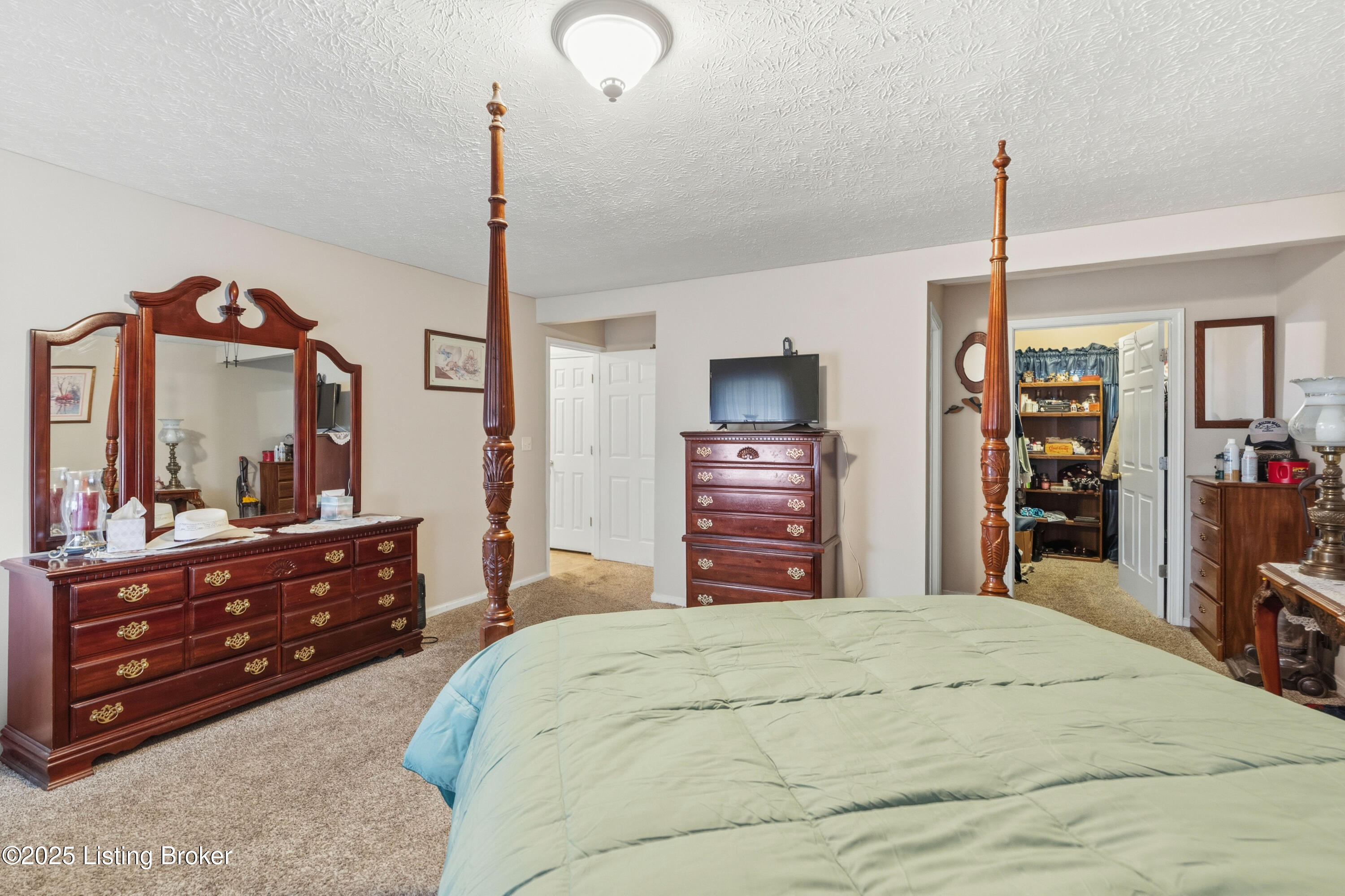 Residential in Pleasureville