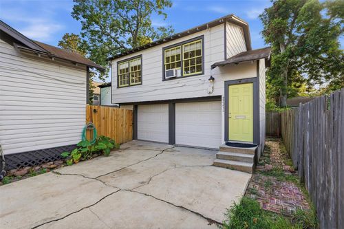 2223-1/2 Singleton St, Houston, TX, 77008-4456 | Card Image
