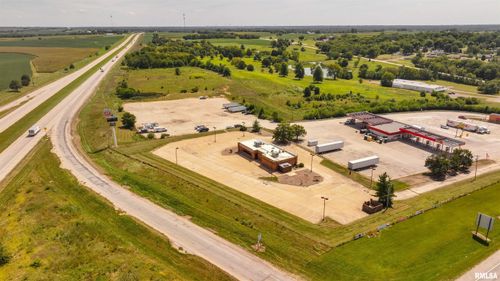 2 Cieten Plz, Barry, IL, 62312 | Card Image