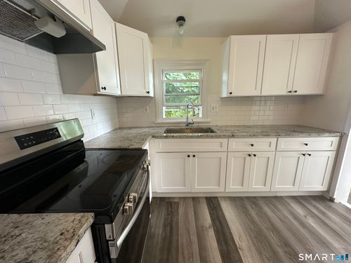 floor-2-197 Central Ave, Norwich, CT, 06360-3903 | Card Image