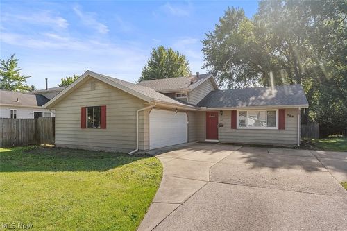 369 Fern Dr, Berea, OH, 44017-1308 | Card Image