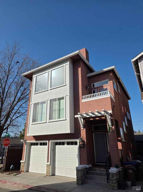 2640 Wisteria Way, Concord, CA, 94519-2690 | Card Image