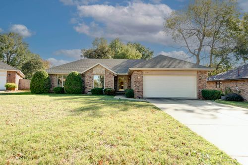 520 W Greenwood Street, Springfield, MO, 65807 | Card Image