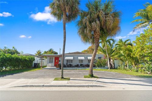 1260 Ne 135th St, North Miami, FL, 33161-4313 | Card Image