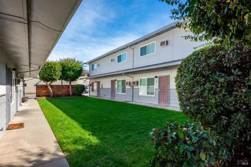 2-140 Cernon St, Vacaville, CA, 95688-3947 | Card Image