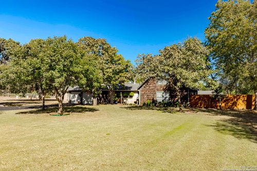 131 Elm Way, Kerrville, TX, 78028-7066 | Card Image
