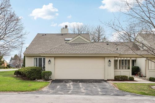10042 N Holmes Court, Mequon, WI, 53092 | Card Image