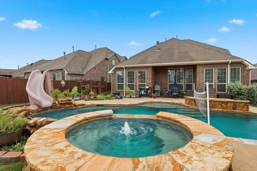 412 Dominion Dr, Euless, TX, 76039-1217 | Card Image