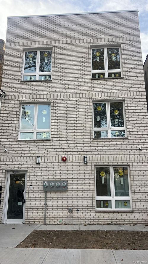 2-518 Thatford Ave, Brooklyn, NY, 11212-5202 | Card Image