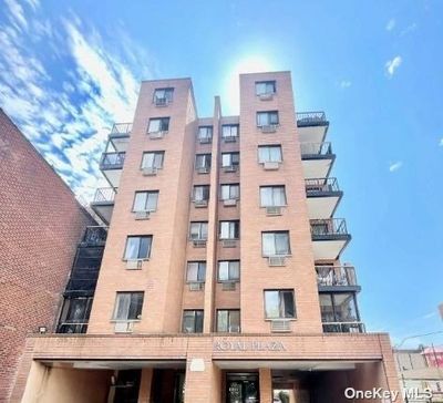 601 - 144-68 38th Avenue, Condo with 2 bedrooms, 1 bathrooms and 1 parking in Flushing NY | Image 1