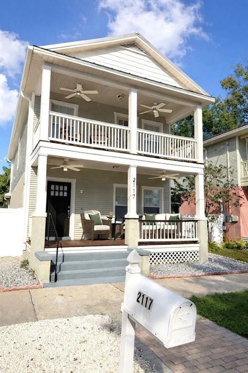 2117 W Spruce St, TAMPA, FL, 33607-3439 | Card Image