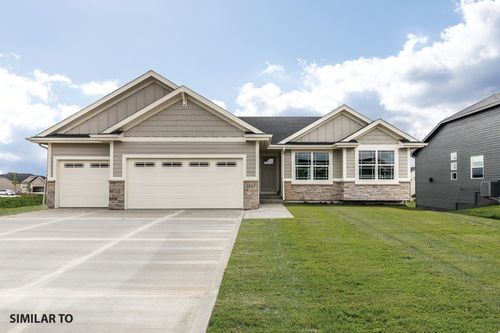 651 34th St Se, Altoona, IA, 50009-2693 | Card Image