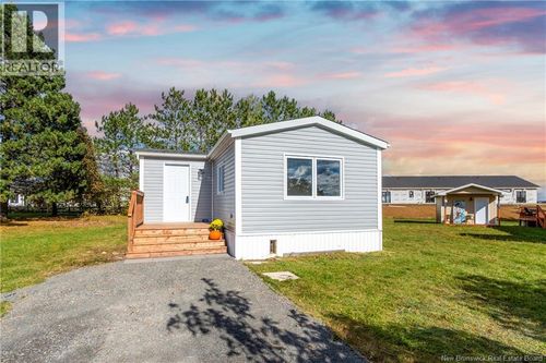 38 Copains St, Richibucto, NB, E4W3X7 | Card Image