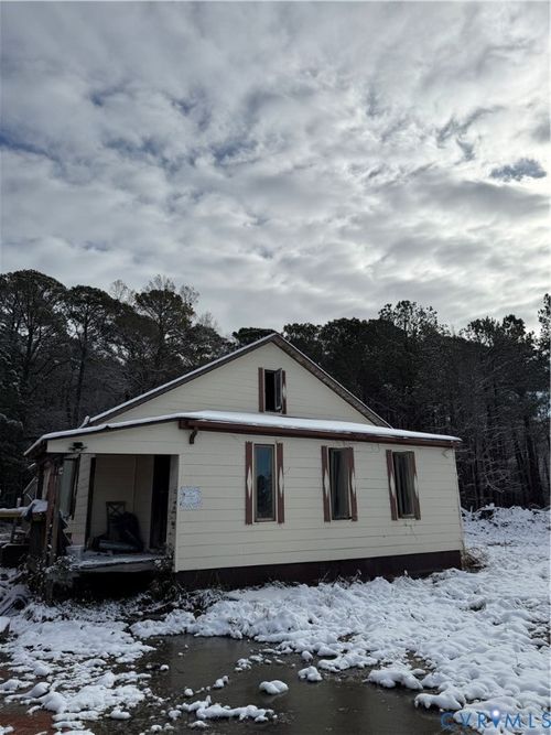 393 Whites Neck Dr, Foster, VA, 23056-2061 | Card Image