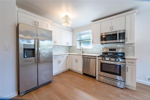 1529 Dwight Pl, Bronx, NY, 10465-1121 | Card Image