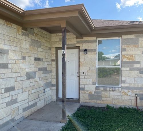 unit-b-1375 Main St, Liberty Hill, TX, 78642-4661 | Card Image