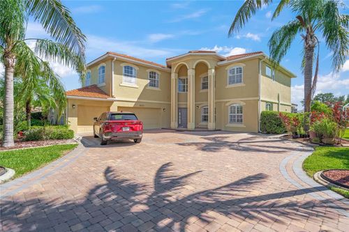 8323 Barton Farms Blvd, SARASOTA, FL, 34240-8201 | Card Image