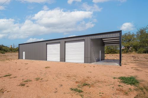 101 E Richards St, Brady, TX, 76825-4137 | Card Image
