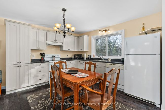 1011 Fitchett Lane, House other with 3 bedrooms, 2 bathrooms and 4 parking in Gravenhurst ON | Image 8