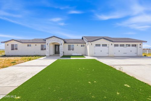 7636 W Avenue A4, Lancaster, CA, 93536-9598 | Card Image
