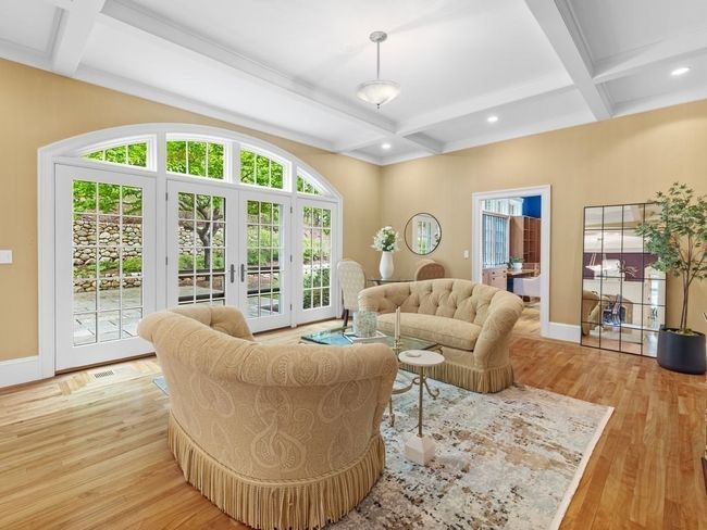 29 Philip St, House other with 6 bedrooms, 7 bathrooms and 6 parking in Medfield MA | Image 13