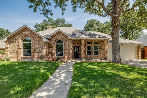 3831 Sounder Dr, Arlington, TX, 76001-6548 | Card Image