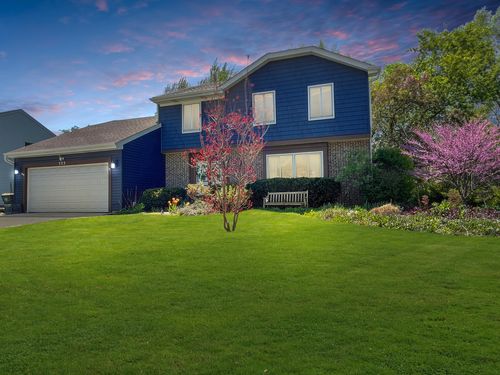 323 Golf Rd, Libertyville, IL, 60048-3511 | Card Image