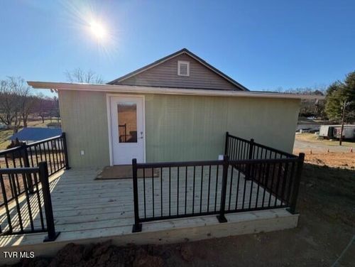 2132 5th St, Bristol, TN, 37620-3206 | Card Image