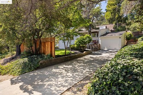 5808 Moraga Ave, Piedmont, CA, 94611-3152 | Card Image