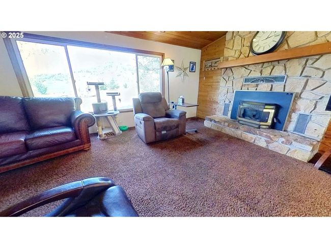 6356 Dole Rd, House other with 4 bedrooms, 3 bathrooms and 2 parking in Myrtle Creek OR | Image 7