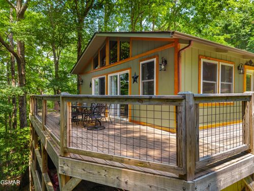 1439 N Arbon Ln, Gatlinburg, TN, 37738-3807 | Card Image