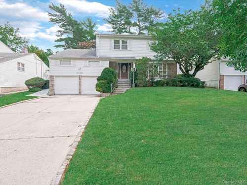 17 Cambridge Rd, Great Neck, NY, 11023-2216 | Card Image
