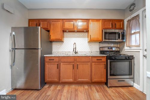 2820 Edgecombe Cir S, BALTIMORE, MD, 21215-6805 | Card Image