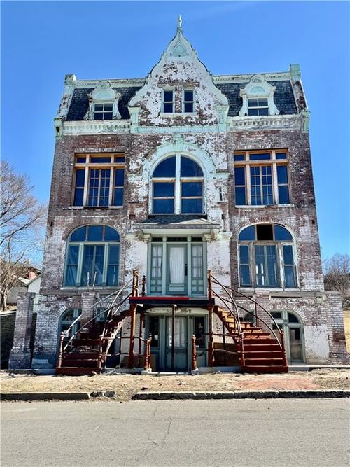 115 S 13th St, Saint Joseph, MO, 64501-2807 | Card Image