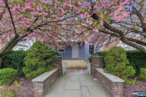 341 Diamond Bridge Ave, Hawthorne, NJ, 07506-1325 | Card Image