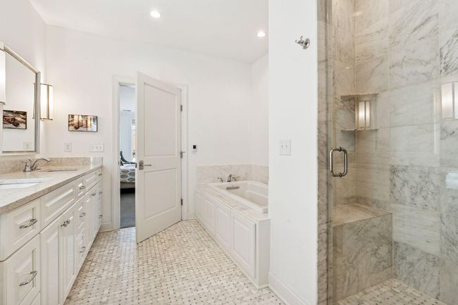 Separate walk-in shower and soaking tub | Image 19