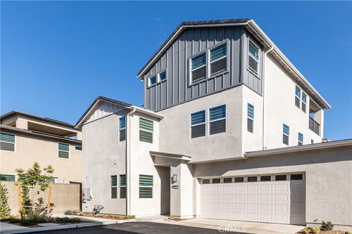 405 Clipper, Irvine, CA, 92618-5953 | Card Image