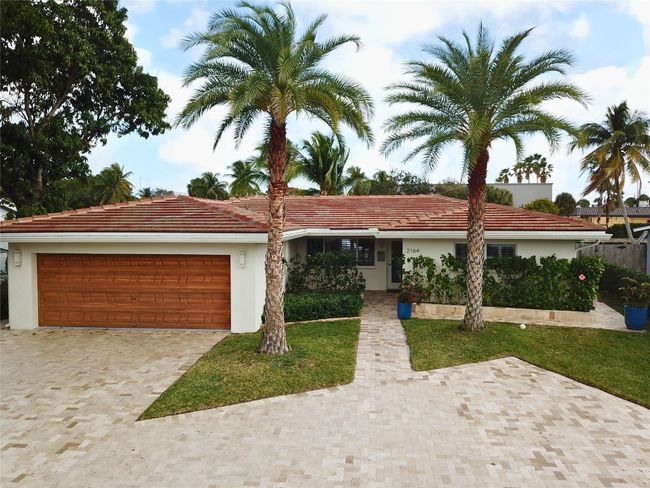 2164 Ne 25th St, House other with 3 bedrooms, 2 bathrooms and null parking in Wilton Manors FL | Image 4