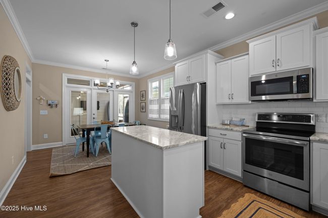 Kitchen Island | Image 9