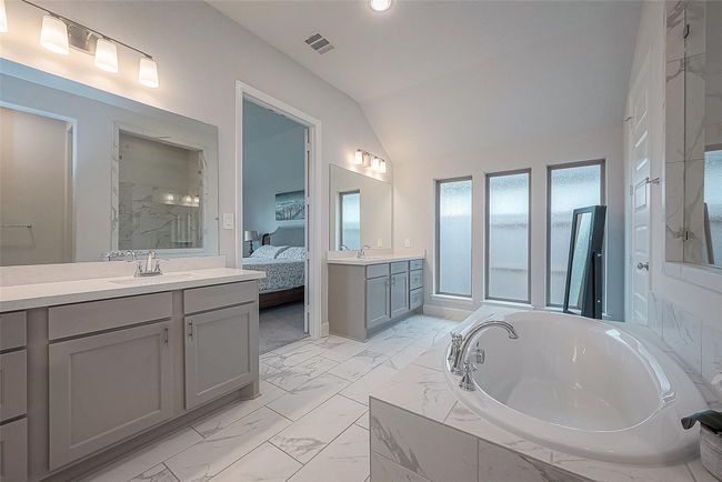 29042 Hauter Way, House other with 4 bedrooms, 4 bathrooms and 3 parking in Fulshear TX | Image 47