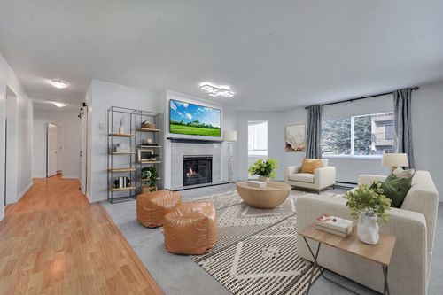 103-22241 Selkirk Ave, Maple Ridge, BC, V2X2X4 | Card Image