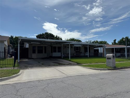 4212 Central Ln, Balch Springs, TX, 75180-3420 | Card Image