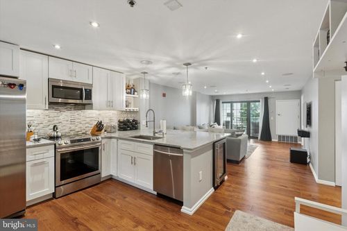 21-2 Leverington Ave, PHILADELPHIA, PA, 19127-2203 | Card Image