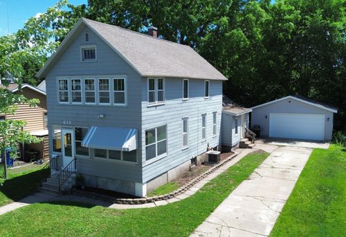 618 Sioux St, Winona, MN, 55987-3040 | Card Image