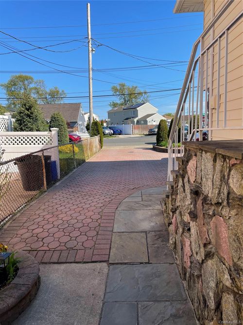 554 Long Beach Rd, Hempstead, NY, 11550 | Card Image